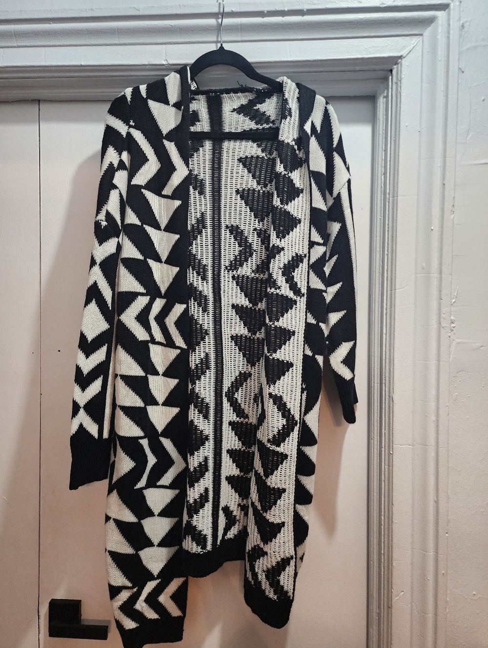 Black & White Geometric Hooded Longline Sweater Cardigan - Picture 4 of 4